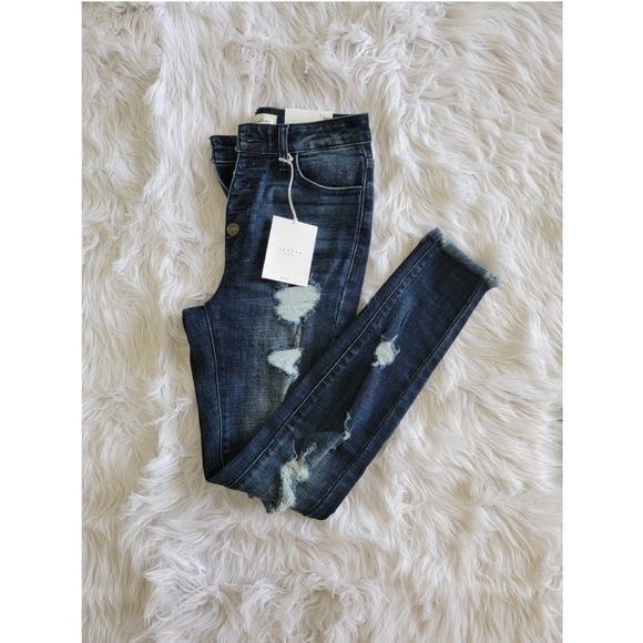 Kancan Super High Waisted Ankle Jeans - Picture 8 of 9